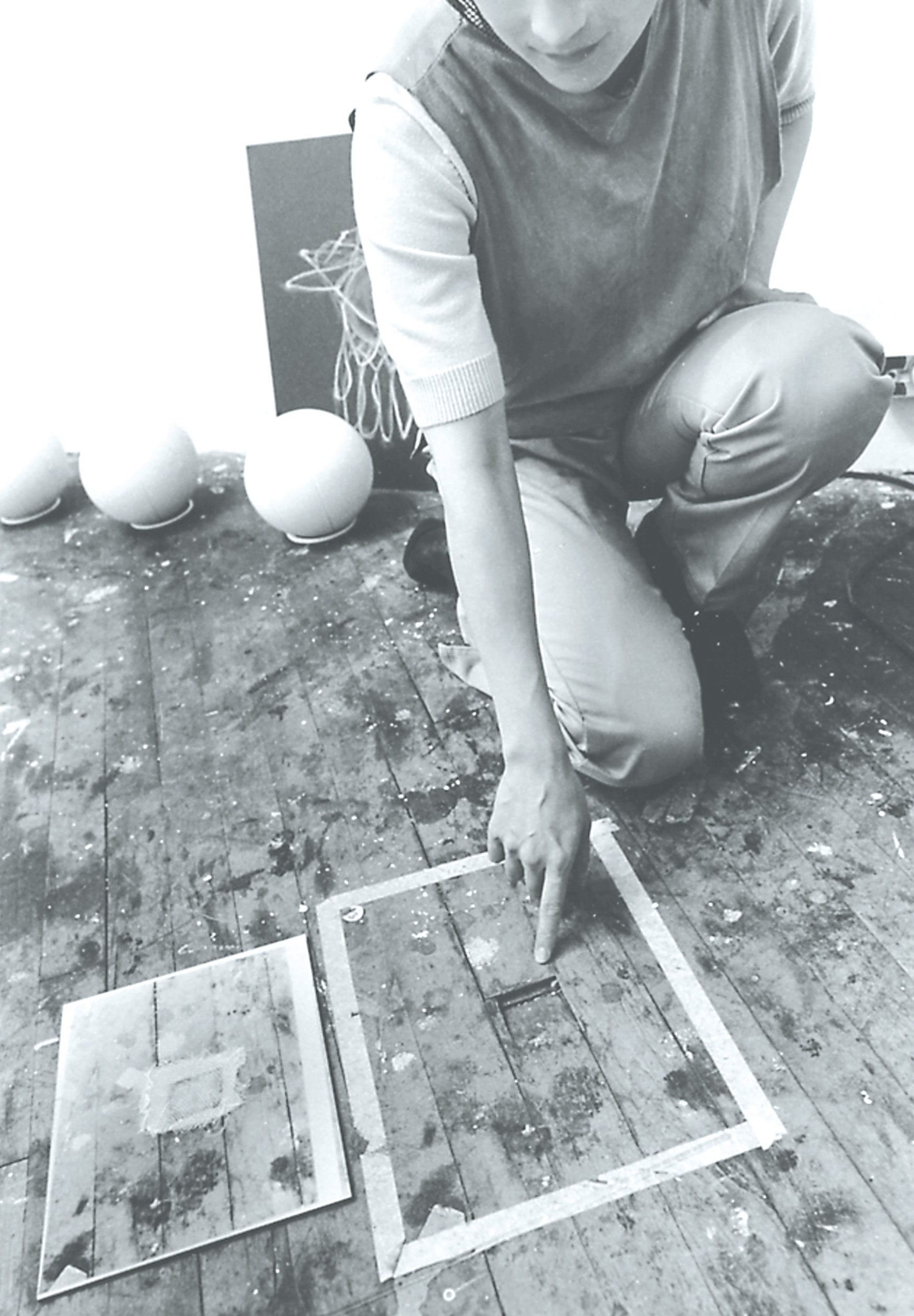 MOTOMIYA Kaoru in the studio, March 30, 2001, ISP, New York, Photography by CHEUNG Ching Ming